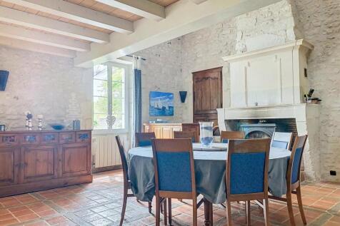 Property Image 4