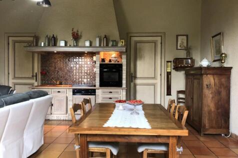 Dining room Tile Kitchen island Kitchen bar