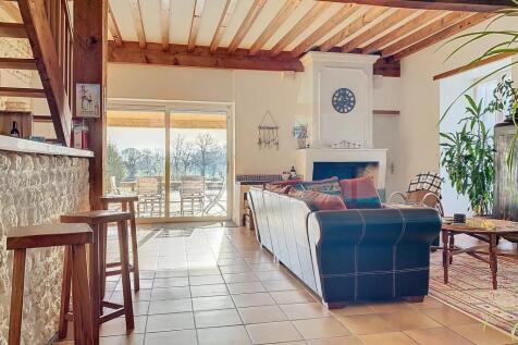 Property Image 4
