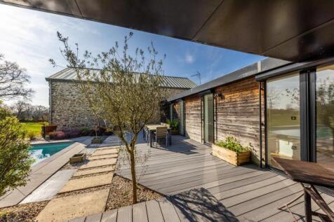 Property Image 4