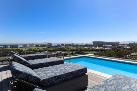 Upper Level: Private Pool