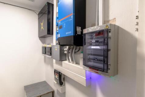 Inverter and Battery
