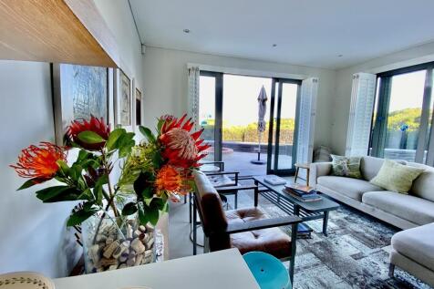 Lounge - Kitchen