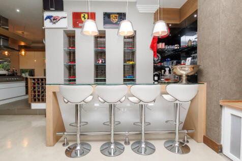 Built in Bar