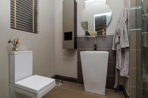 Bedroom 4 En-Suite Bathroom