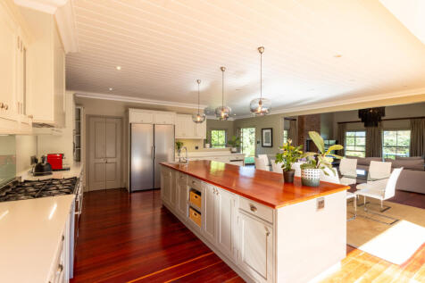 Plenty of room to move around and work in.