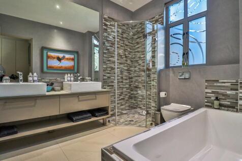 Bedroom 6 en-suite