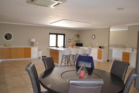 DINING ROOM SPACE