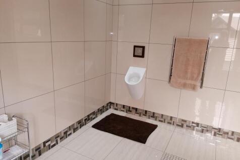 Main En-suite Bathroom