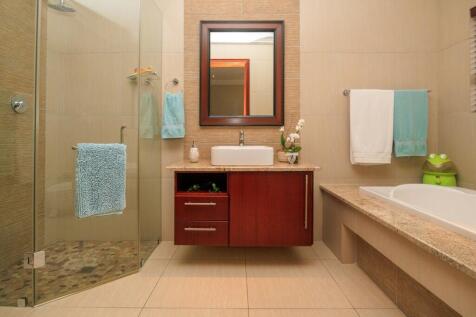 En-Suite Bathroom 5