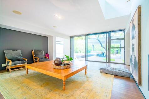 Lounge area