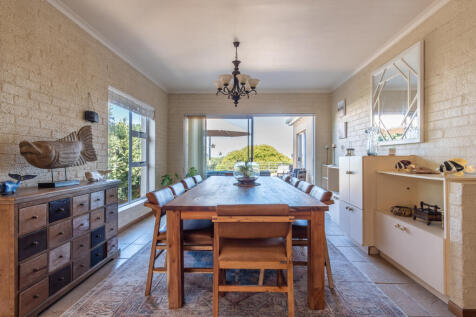 Dining to patio