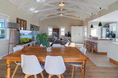 Open plan dining area