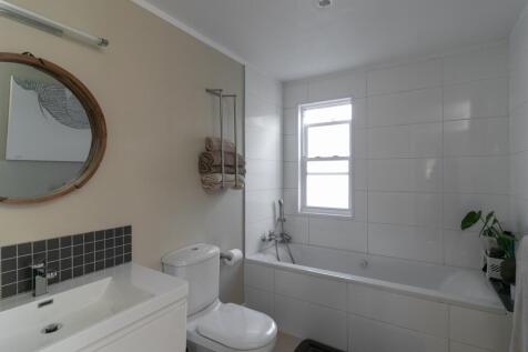 En-suite bathroom