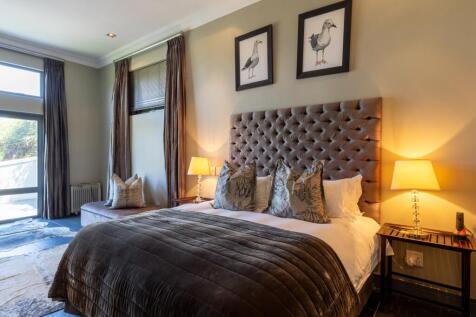 Spacious bedroom