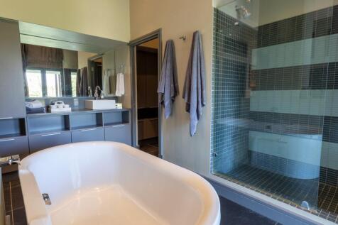 Ensuite bathroom