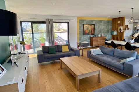 Property Image 4