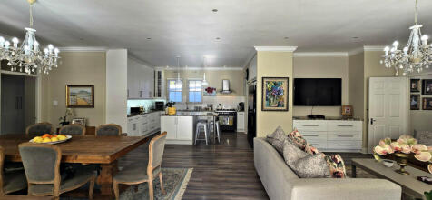 OPEN PLAN LIVING AREA