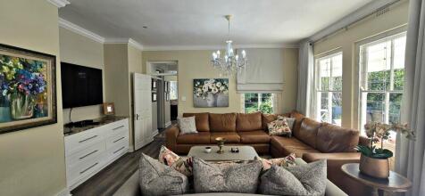 OPEN PLAN TV ROOM