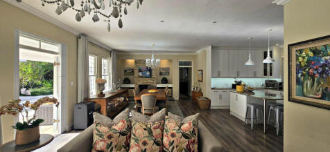 DINING ROOM / KITCHEN