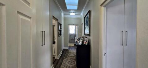 PASSAGE TO BEDROOMS