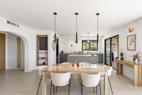 Villa de luxe  vendre Tourettes sur Loup