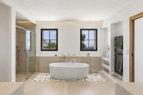 Villa de luxe  vendre Tourettes sur Loup
