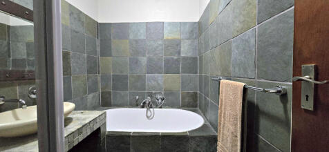 1ST GUEST BATHROOM