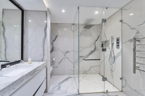 Fifth En-Suite