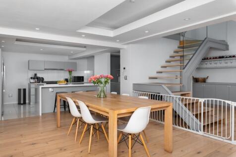 Dining onto Kitchen