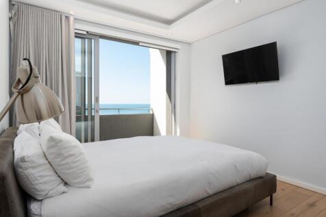 Ocean-facing bedroom