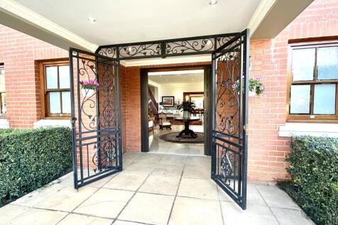 Property Image 4