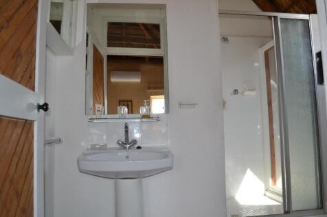Bedroom 3 upstairs En-Suite Bathroom