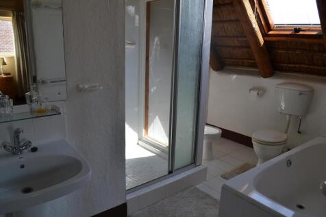 Bedroom 3 upstairs En-Suite Bathroom