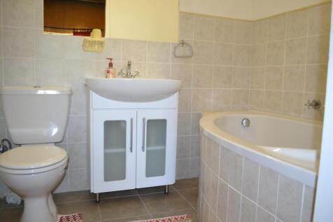 Bedroom 5 upstairs En-Suite Bathroom