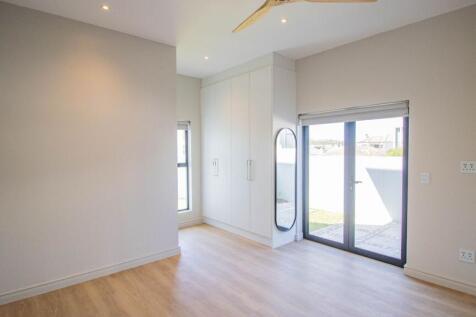 Flatlet or 4th Bedroom