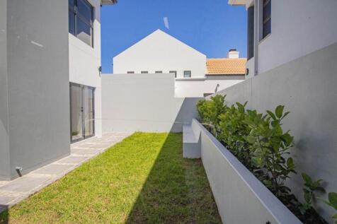 Fully walled garden