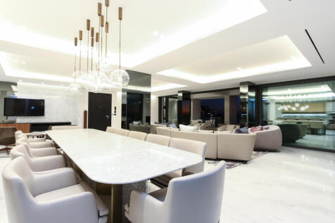 Dining onto Lounge