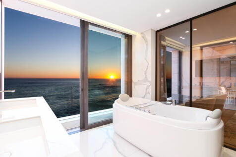 Main En-Suite