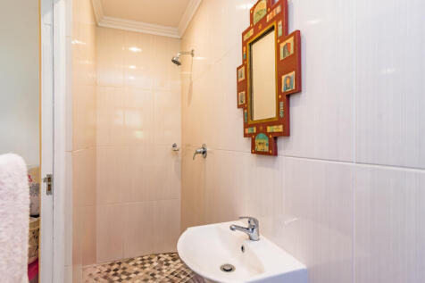 Bedroom 4 EnSuite Bathroom