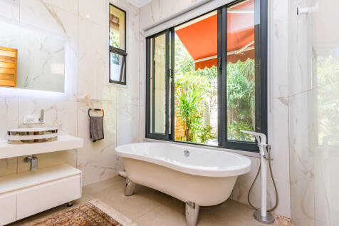 Master Bedroom Ensuite  Bathroom