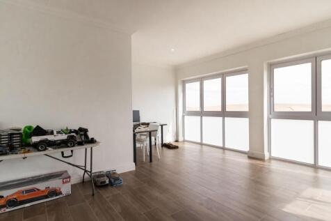 STUDY OR OFFICE SPACE