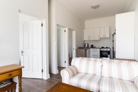 OPEN PLAN FLATLET LIVING AREA