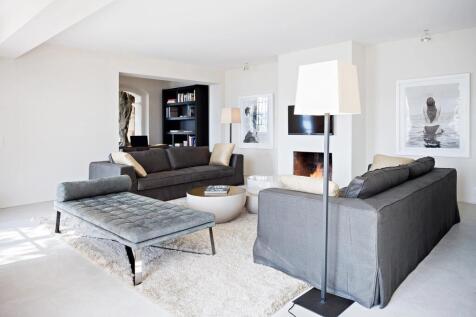 Living-room Carpet Fireplace