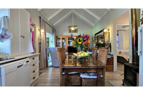 Cottage: Dining Area