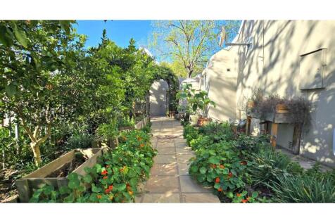 Entrance to separate Home Office/ Studio