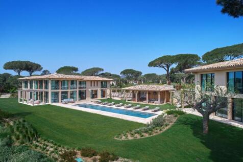 Courtyard Swimming pool
