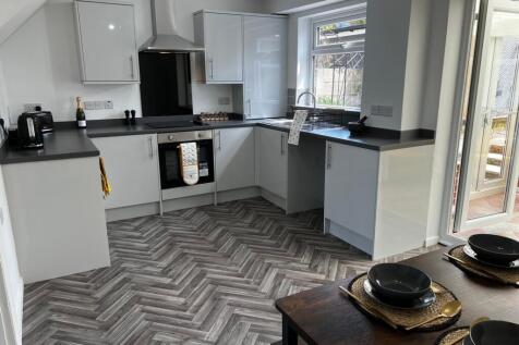 Dining kitchen
