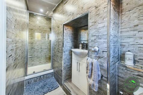19 Bathroom 2