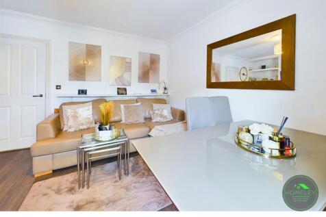 Reception Room (3)